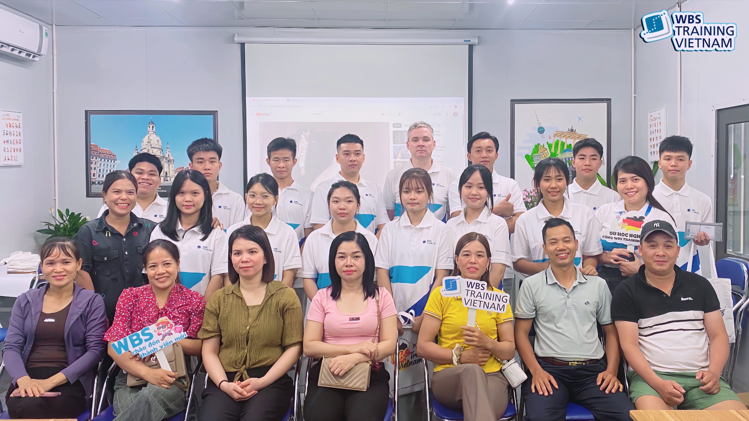 Khai giảng tại WBS Training Vietnam