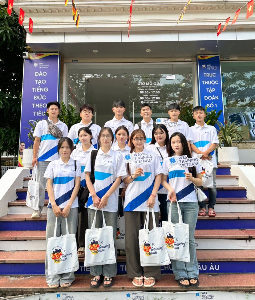 WBS chào đón học viên mới tại Phạm Văn Đồng