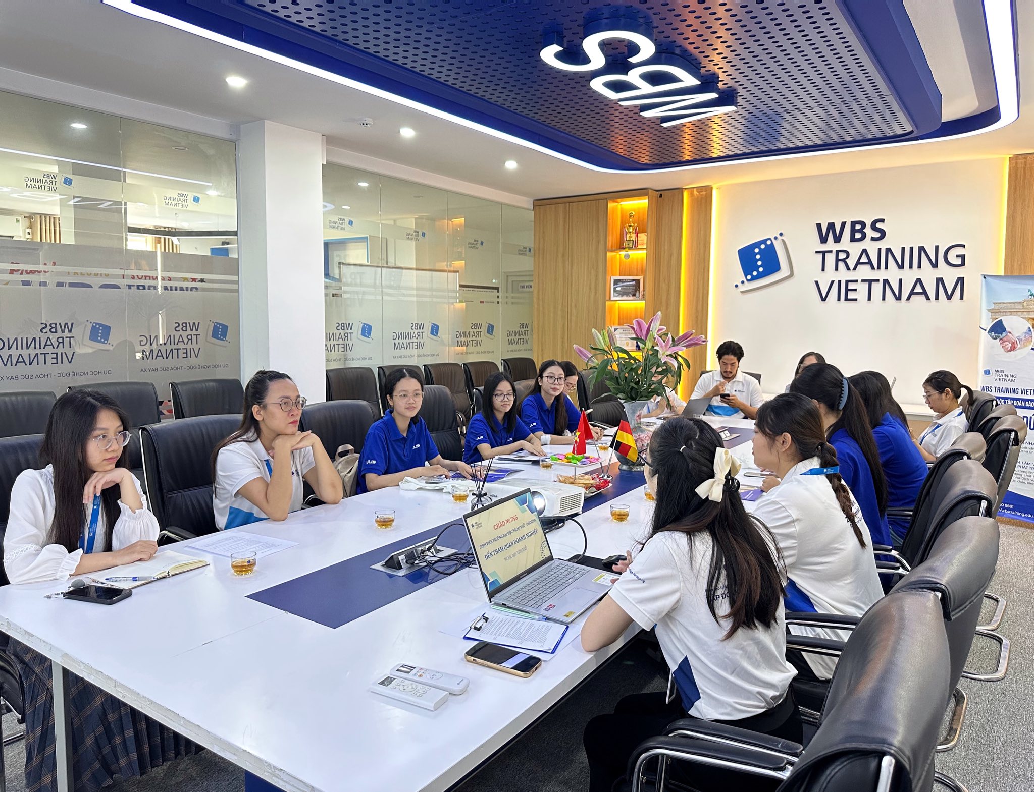 Buổi gặp ở giữa WBS và sinh viên ULIS