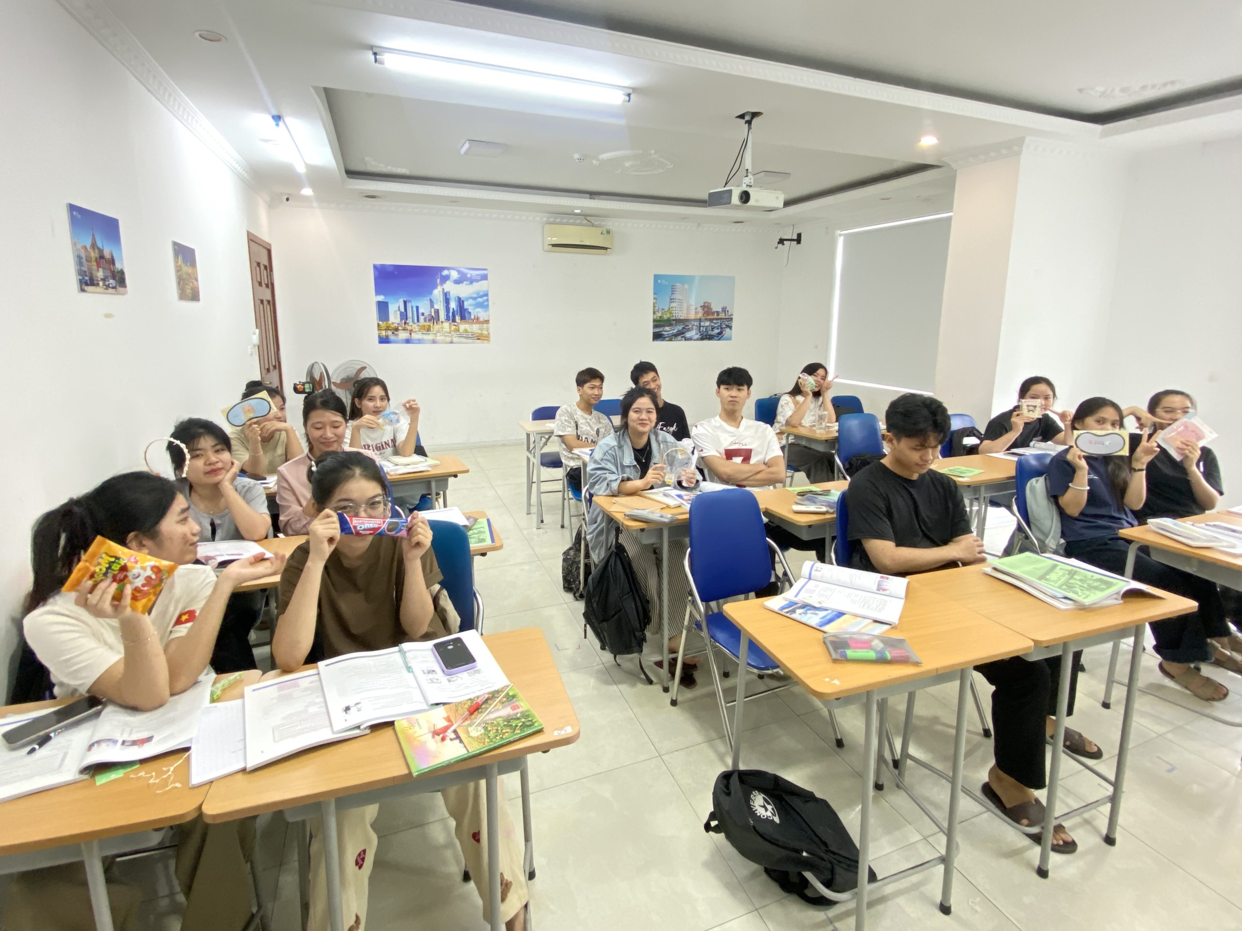 WBS Training Vietnam tặng quà 20/10
