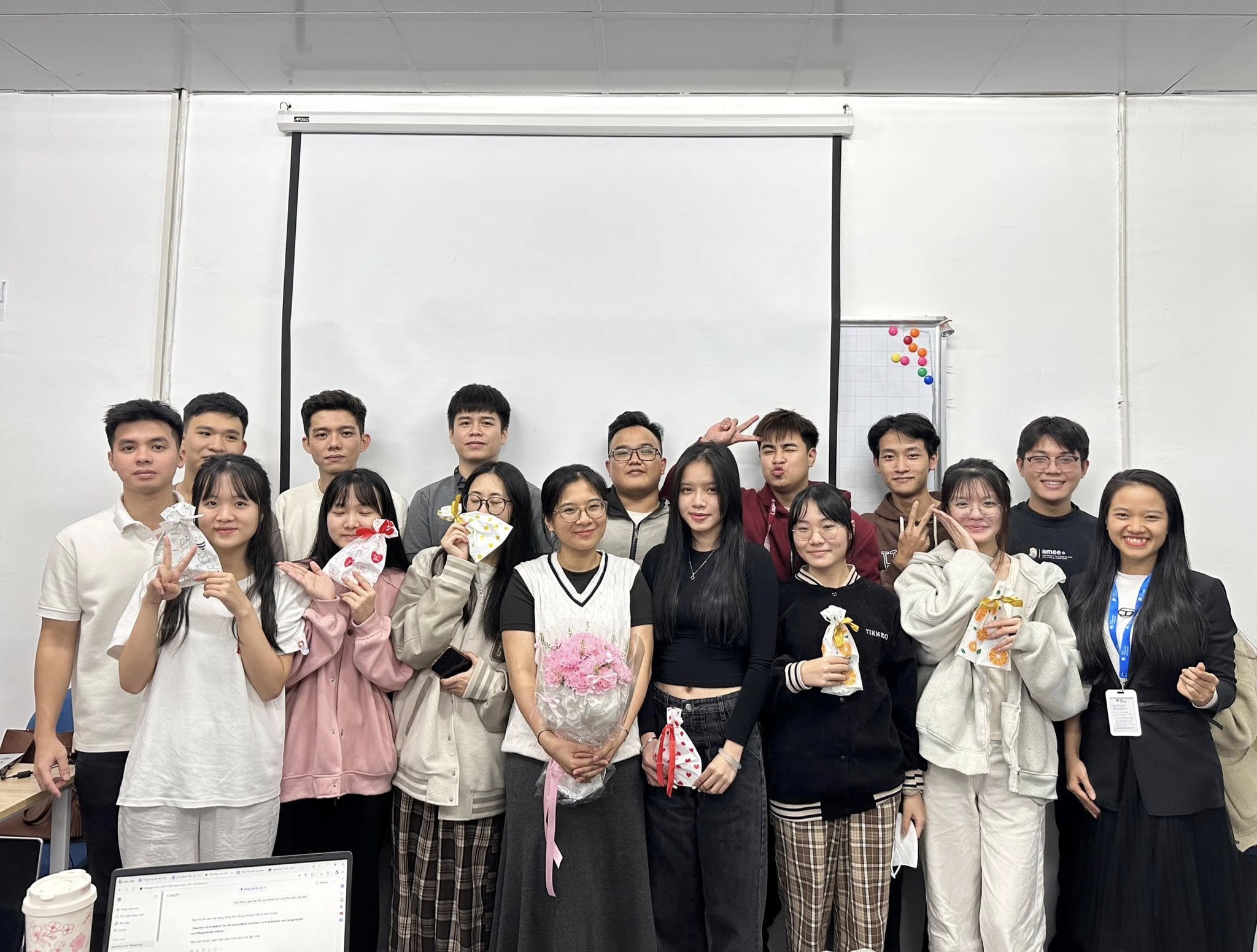 WBS Training Vietnam tặng quà cho học viên trước kỳ thi Telc