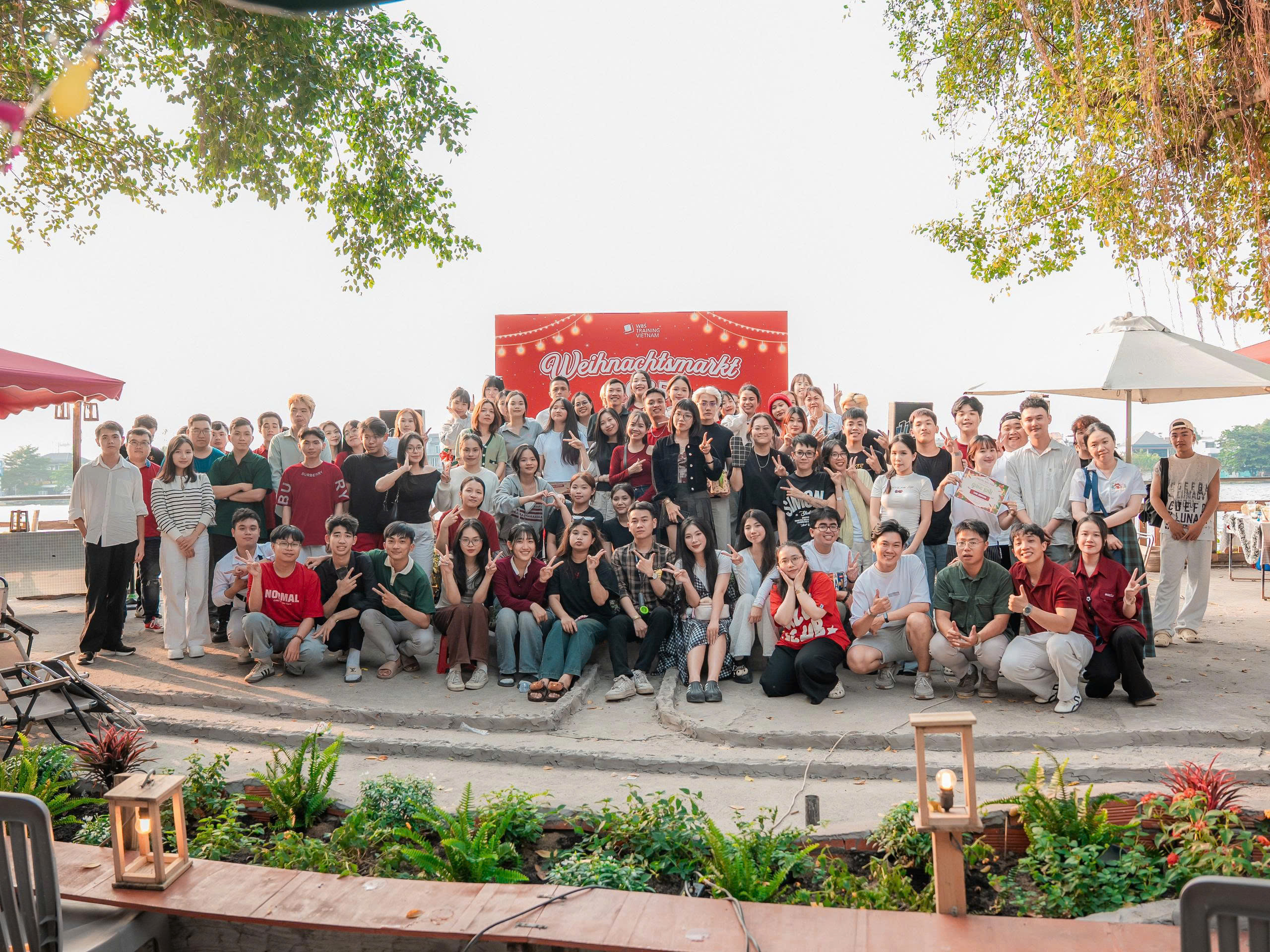 Weihanchtsmarkt 2025 tại WBS Training Sài Gòn