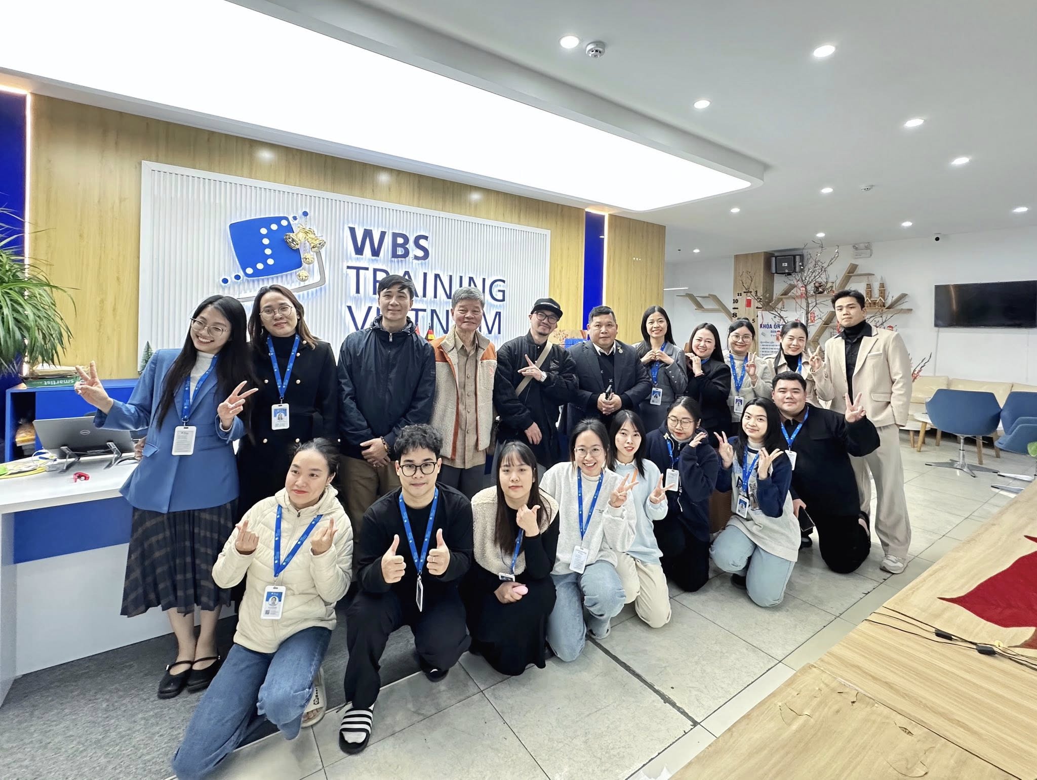 Ca sĩ Hà Lê tại WBS Training Vietnam